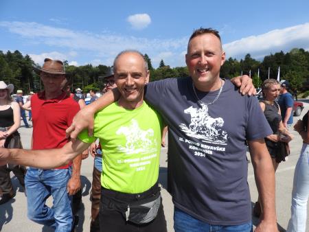 Stotnik Darko Kepic in Martin Humar_vodja jahačev pred odhodom